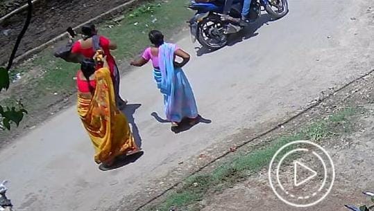 Chain Snatching in varanasi Bike riders snatch gold chain from woman in daylight