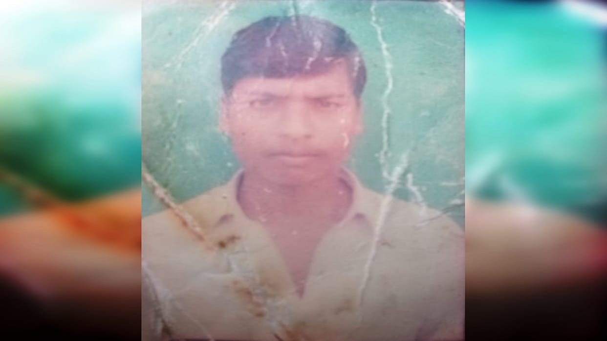 dead body of young man found stadium in Shahjahanpur s Rosa police station area