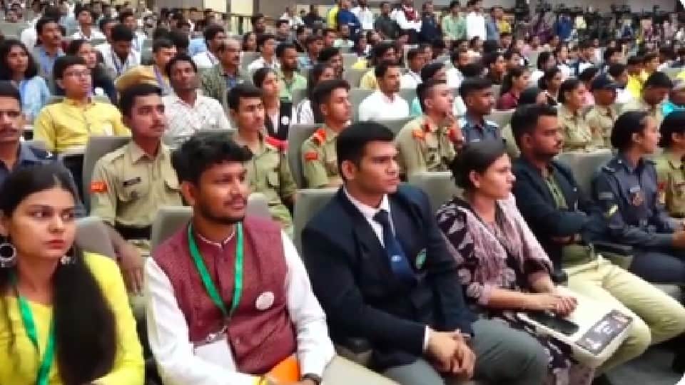 Youth MahaPanchayat: Shivraj said – youth will get 50 lakh loan to start business, we will take guarantee