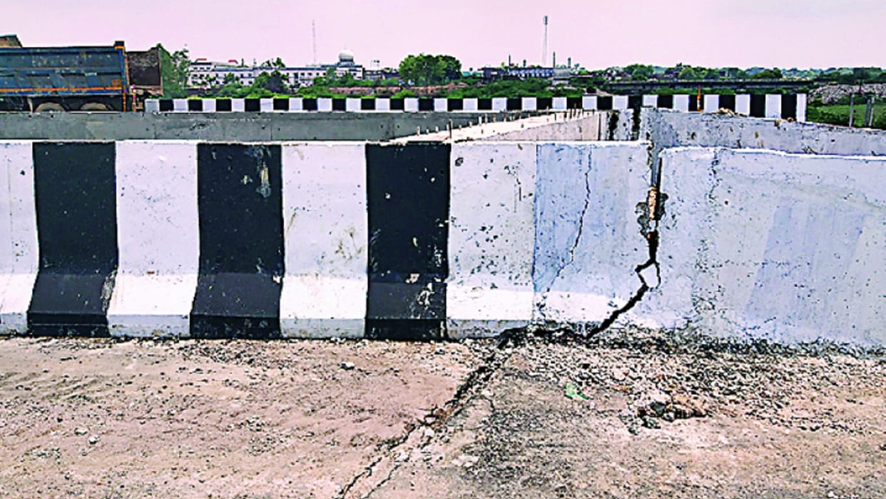 Two culverts of Bundelkhand Expressway collapsed, more cracks occurred