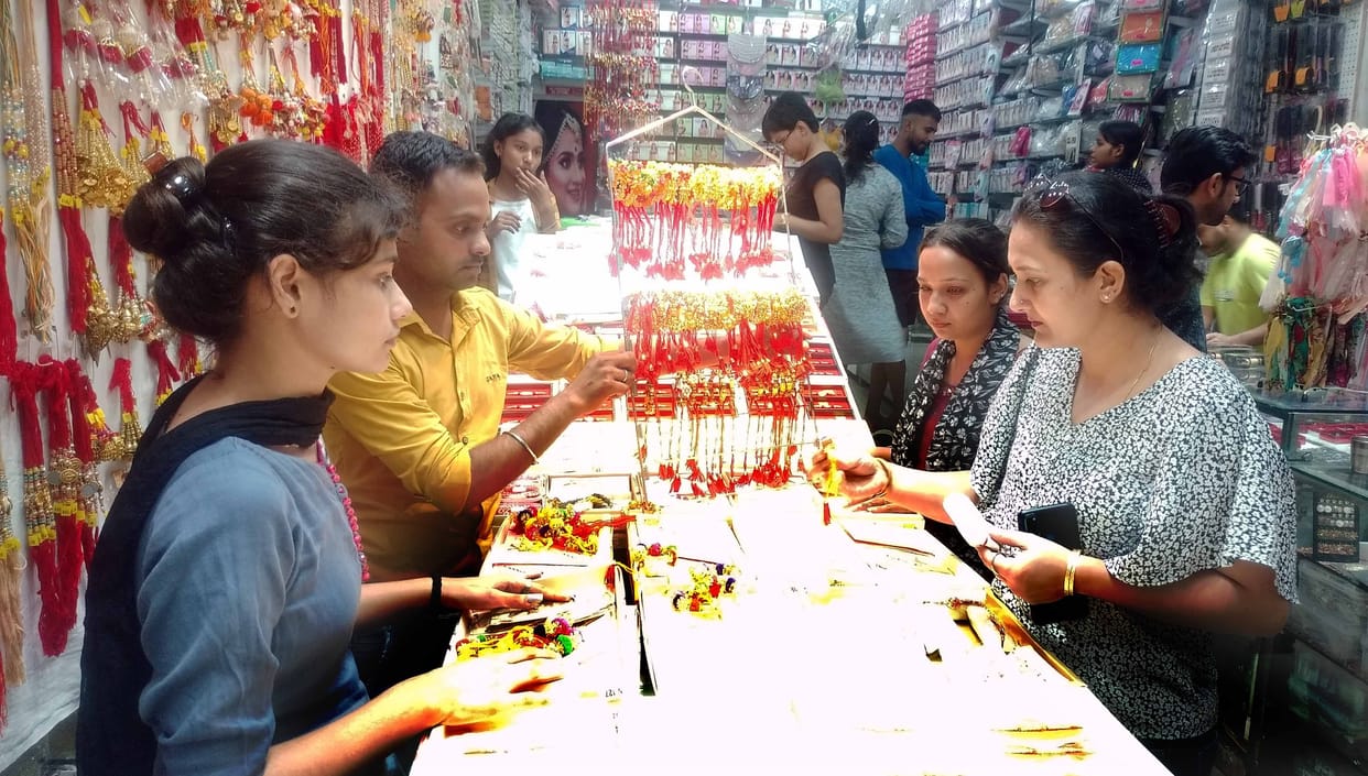 The craze of beautiful rakhis in the markets of Ambala City, gift pack brother-sister-in-law and Laddu Gopal Rakhi became the center of main attraction,