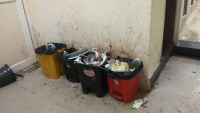 Patients upset due to dirty toilet of JLN Hospital in Ajmer