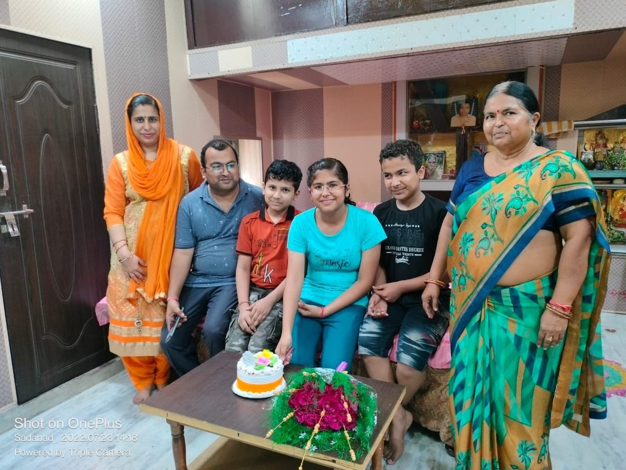 Hathras: Amar Ujala honored the meritorious student in this way