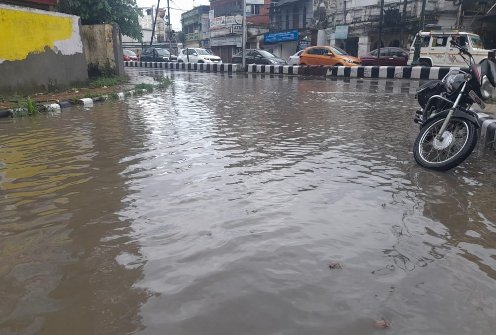 Dehradun Rainfall: Waterlogging in dehradun City and Flood Like Conditions in Mussoorie Bhatta Falls Photos