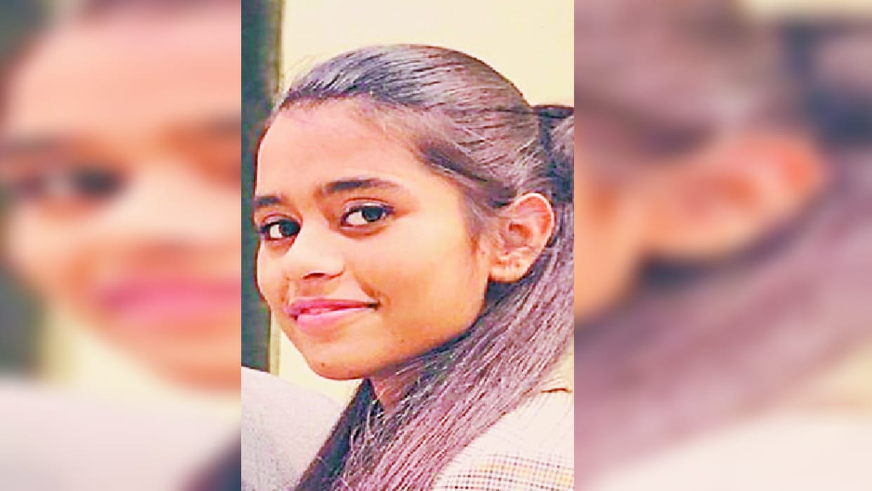 polise station incharge daughter suicide by hanging herself from a fan after she did not get good marks