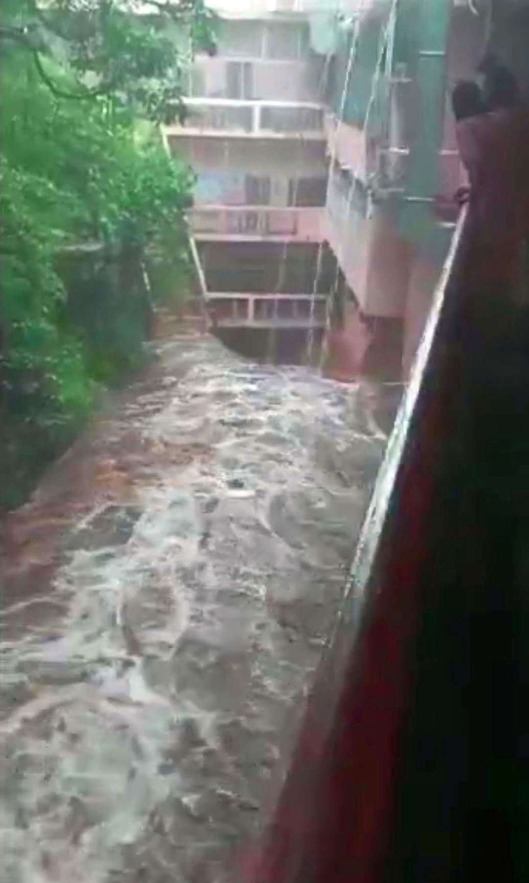 Chitrakoot: Sadhus and devotees upset due to waterlogging in Dharkundi Ashram