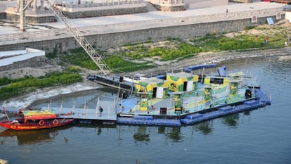 Floating CNG station will float in water for a hundred years there will be no problem
