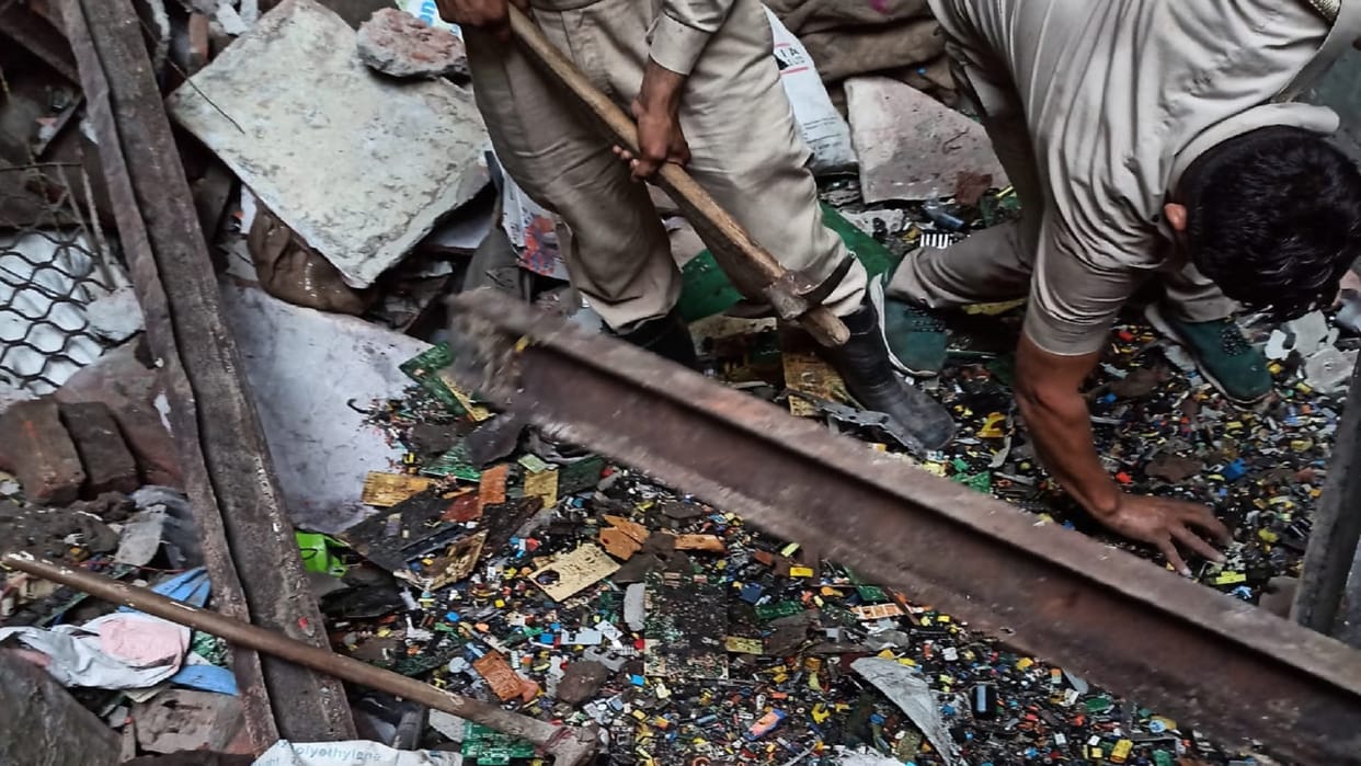 House collapses in delhi mustafabad many injured