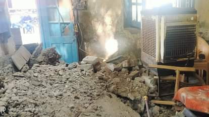 जीआरपी चौकी का लेंटर गिरा।