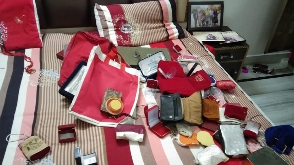 Theft in Delhi Police ASI house, jewelery and cash worth Rs 35 lakh stolen