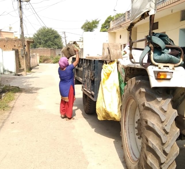 Garbage lifted in the tender, people upset from city to countryside