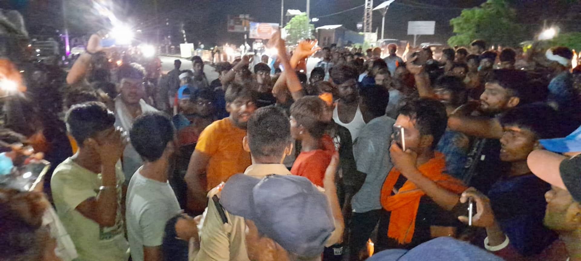 Kanwar Yatra Kanwariyas Ruckus in Haridwar, road jam due to dispute with police