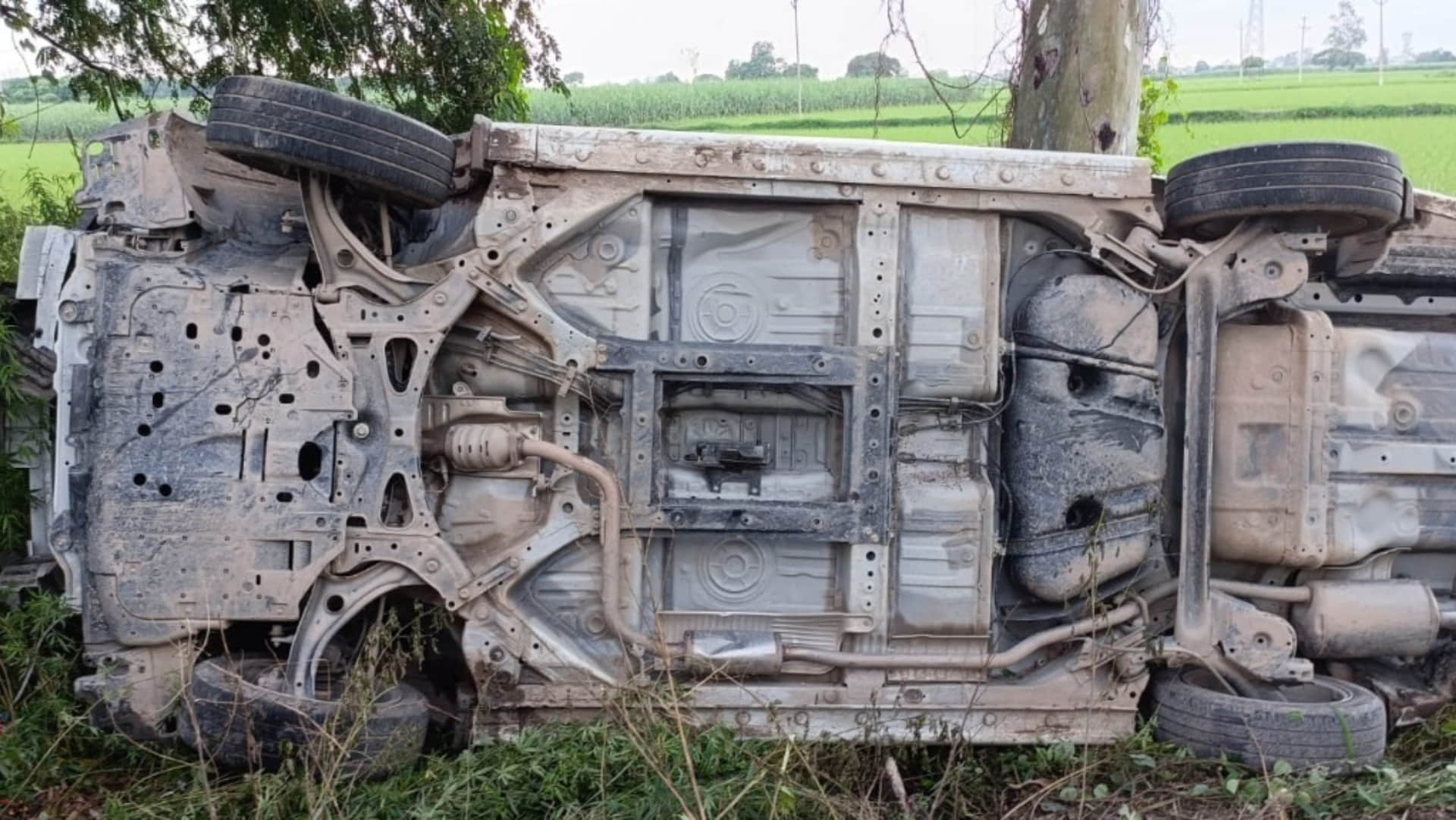 Car hit Kanwariyas in Yamunagan of Haryana, people set fire to car