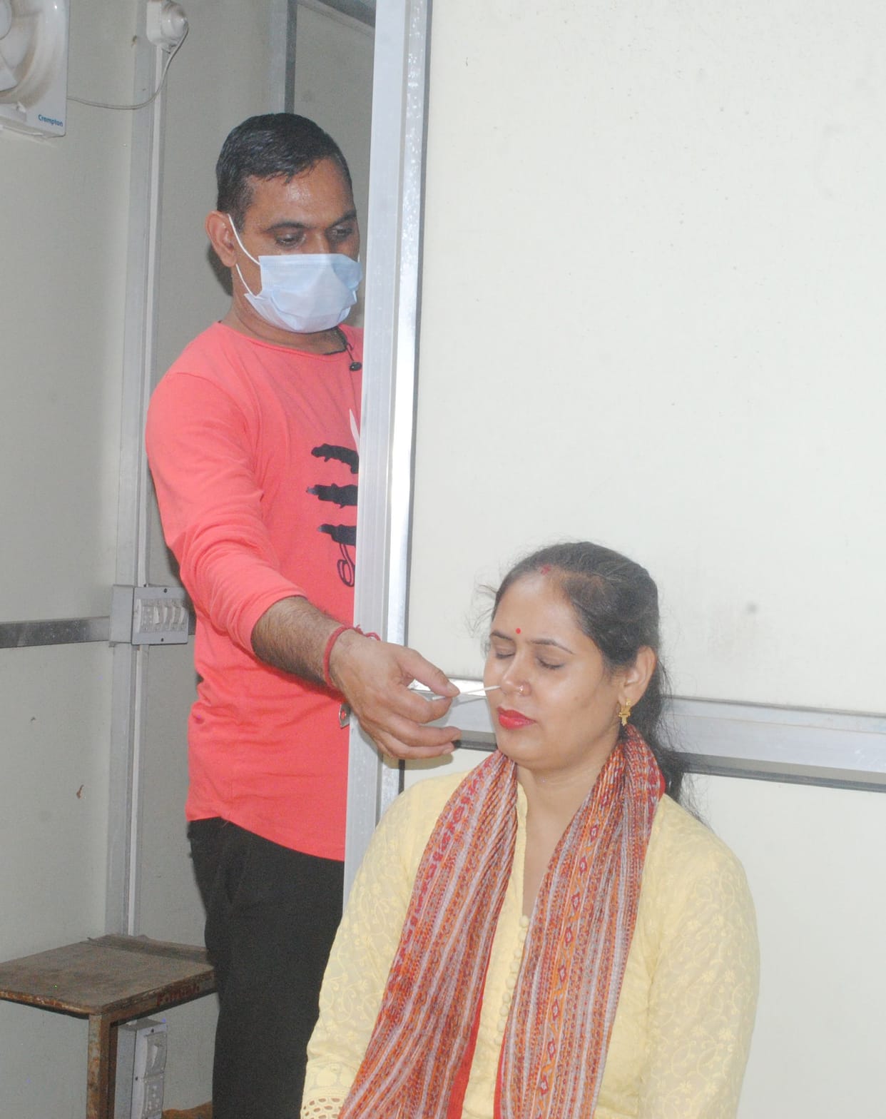 mandi news, himachal news, booster dose, teacher, open school, student wearing mask