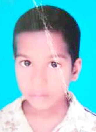 The boy watching the kanwar dies due to the collision of the car