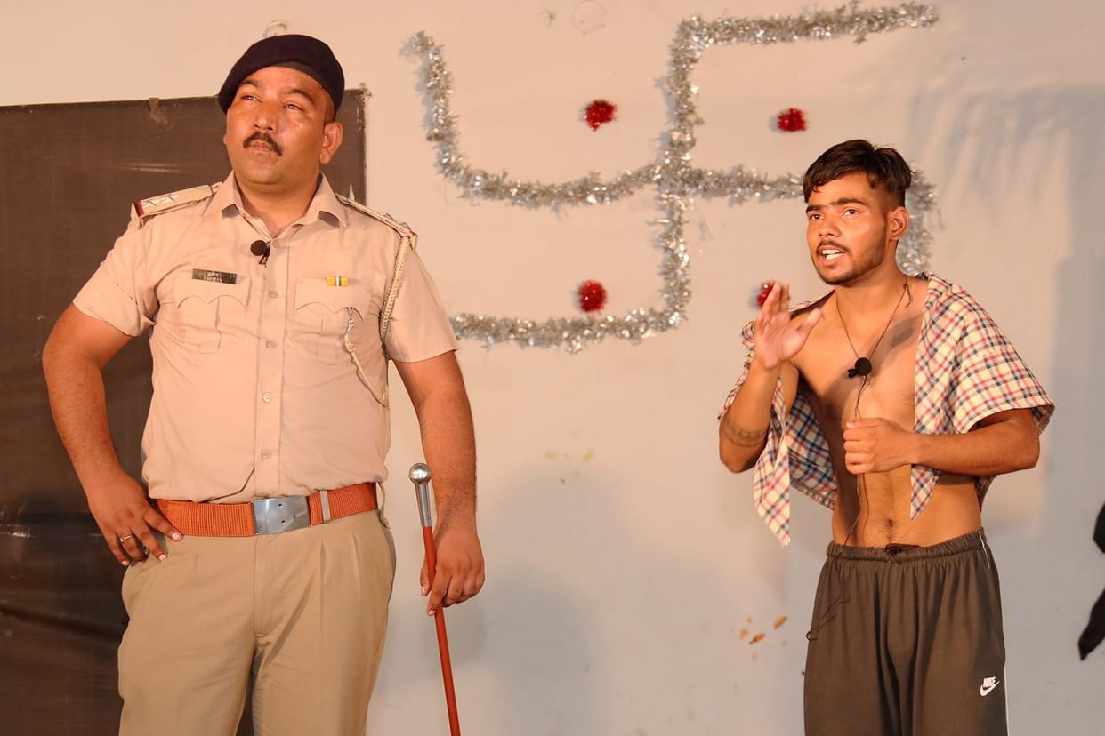 Taking a dig at unemployment from 'Havalat'