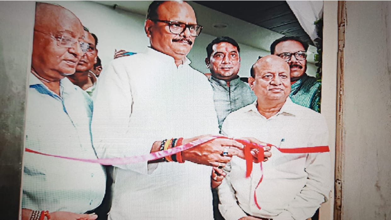 Deputy CM inaugurated dialysis unit in Meerut and gave great advice to youth