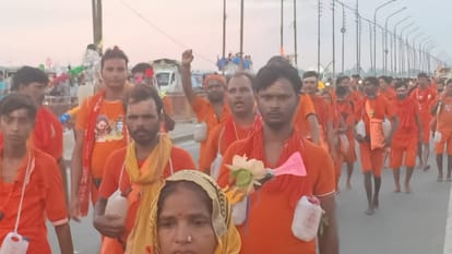 Sawan 2022: Prayagraj-Varanasi highway turned saffron by the train of kanwariyas