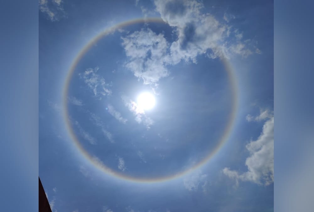 Amazing view: colorful ring formed around  sun in Uttarakhand