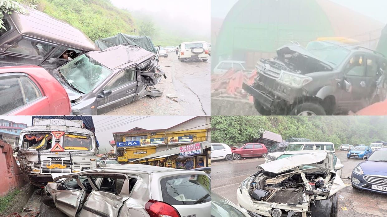Uncontrollable truck hit many vehicles, many injured including folk singer Vicky Chauhan