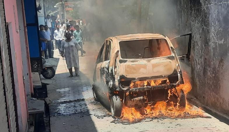 Moving car became a ball of fire, two scorched