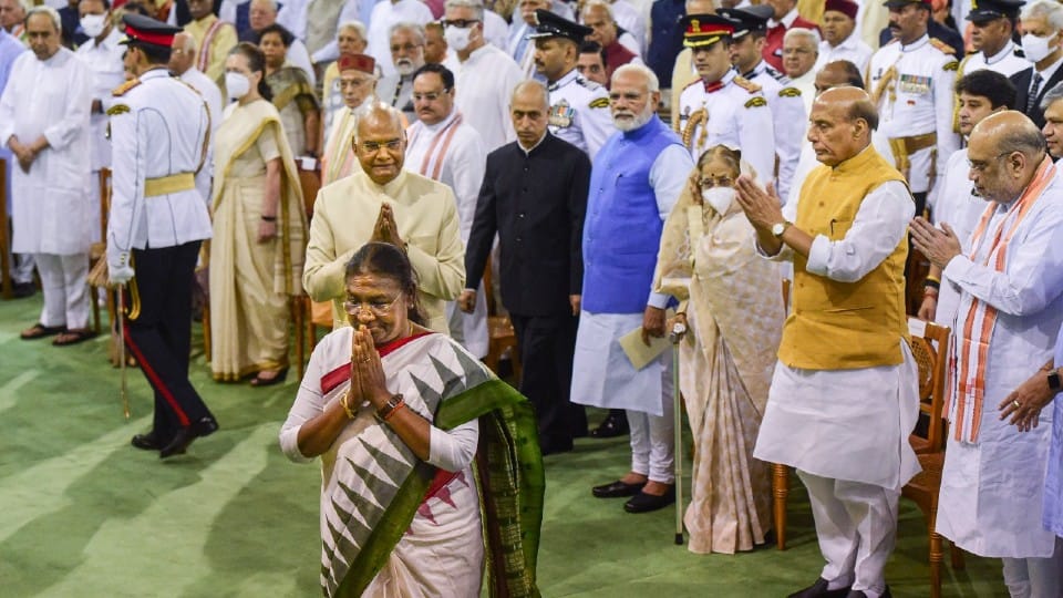 President Oath: Slippers on feet and smile on face, see His Excellency Draupdi Murmu's oath ceremony in 10 spe