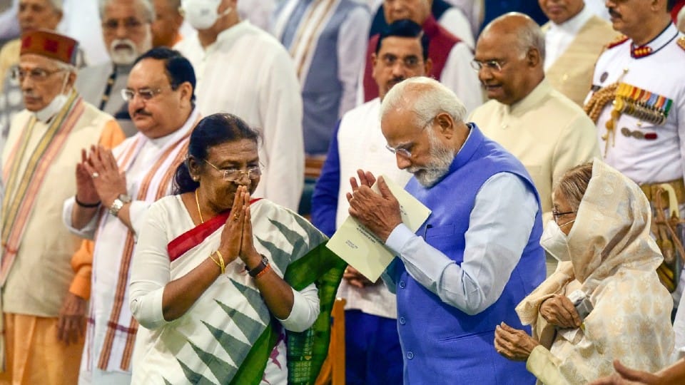 President Oath: Slippers on feet and smile on face, see His Excellency Draupdi Murmu's oath ceremony in 10 spe