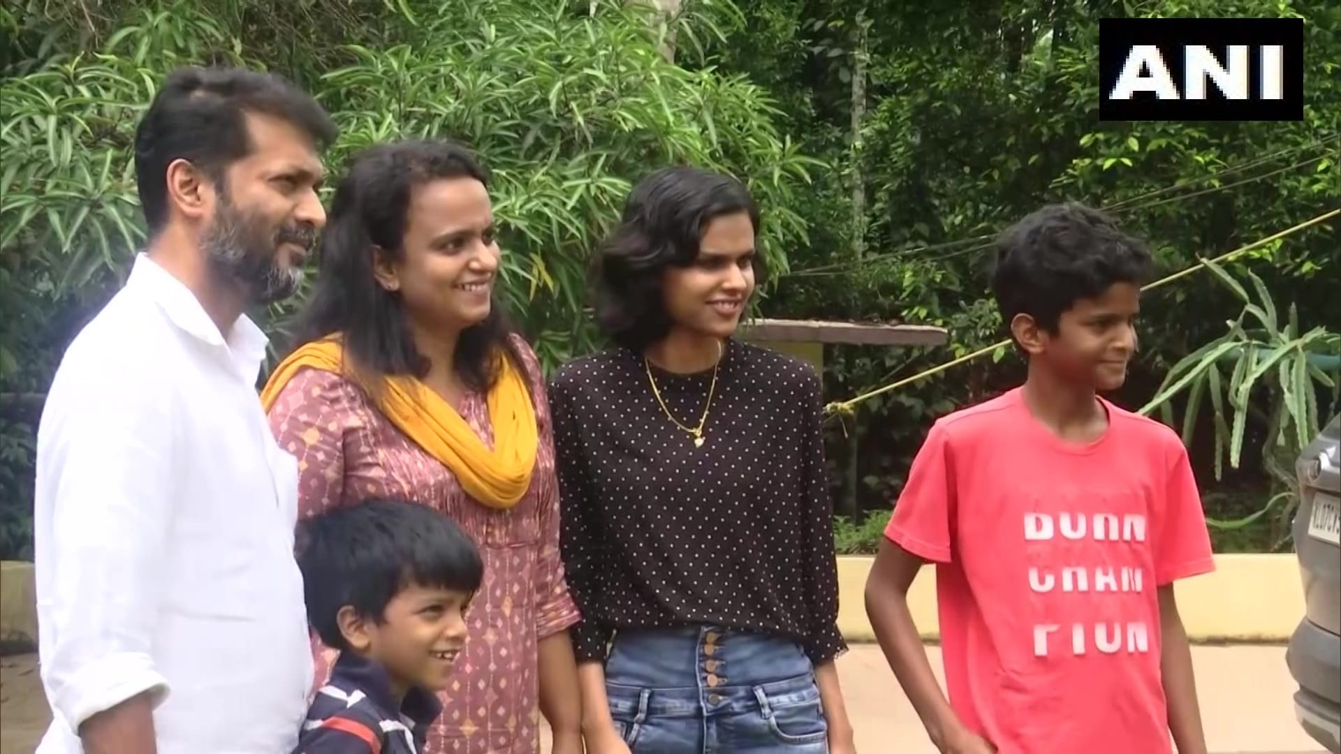 CBSE 12th Topper Kochi Girl Hannah Simon Topped in Disabled Category Know Story of Youtuber Singer and Speaker