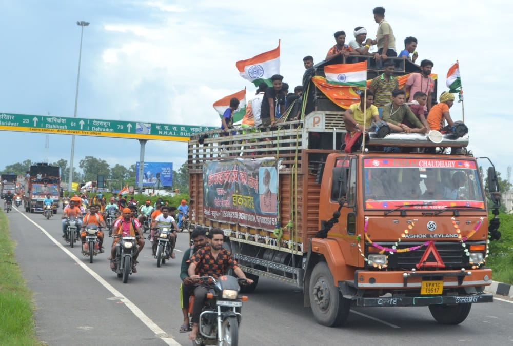 Kanwar Yatra 2022 Hindu Muslim Love inspirational story: Kanwariya reached Piran Kaliyar Dargah with Gangajal