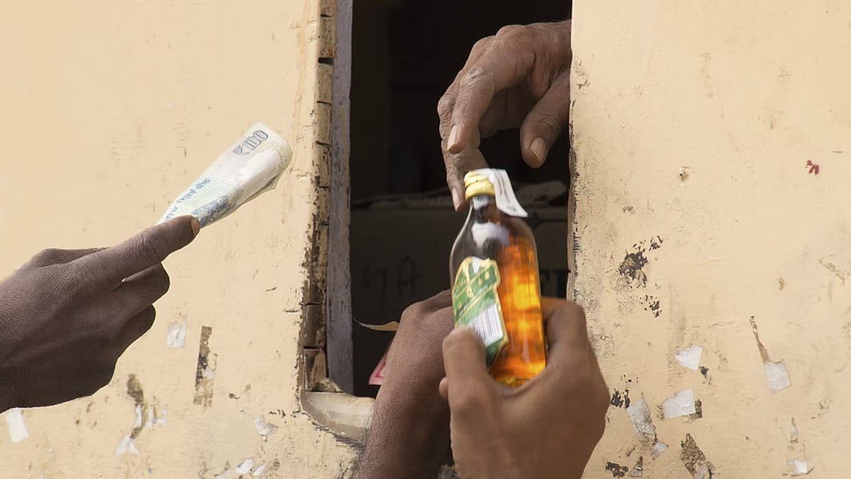 Gujarat Hooch Tragedy Death Toll Rises To 19 After Consuming Spurious Liquor News In Hindi