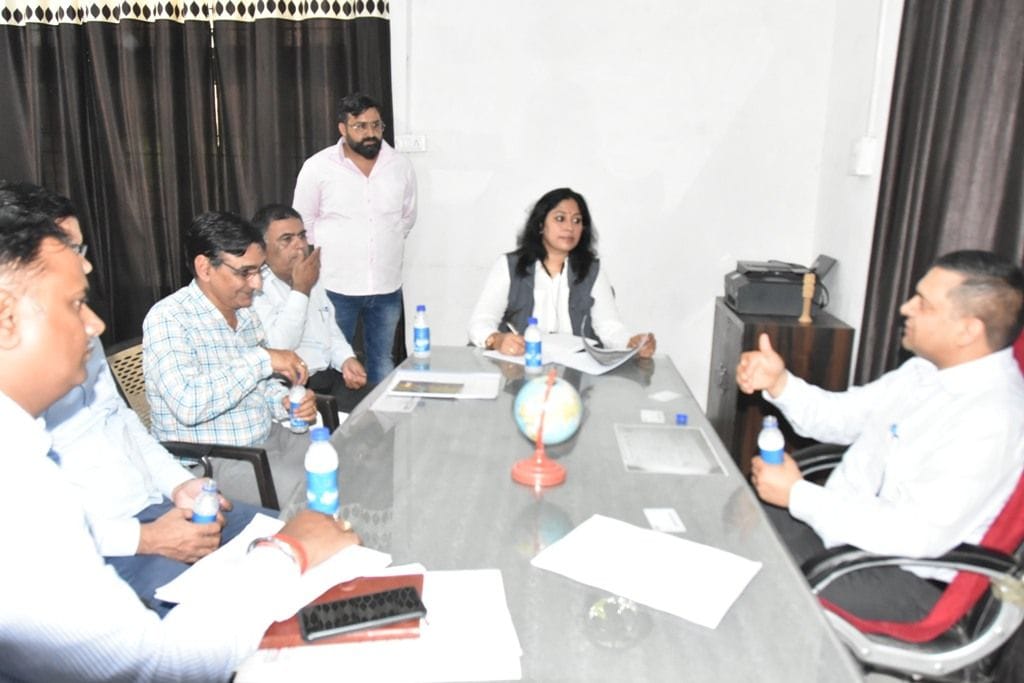 Complete the goals of Jal Shakti Abhiyan within the stipulated time