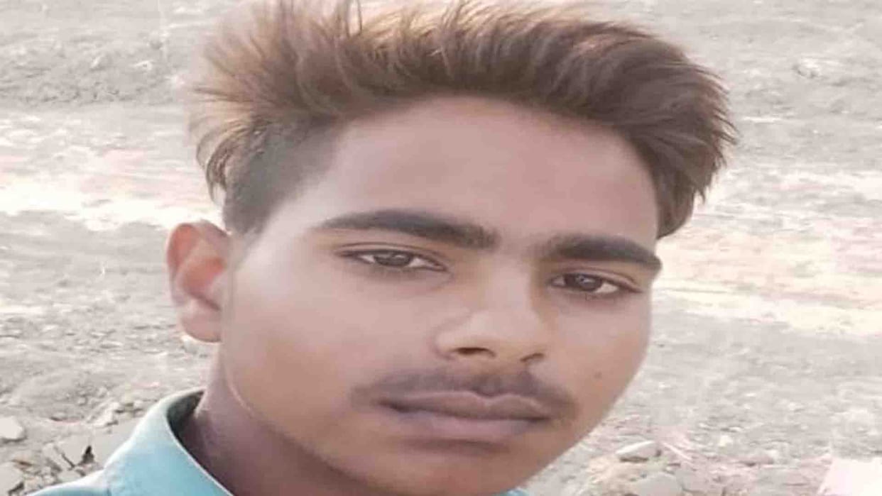 Hardoi: Death of Kanwariya due to collision with  bike