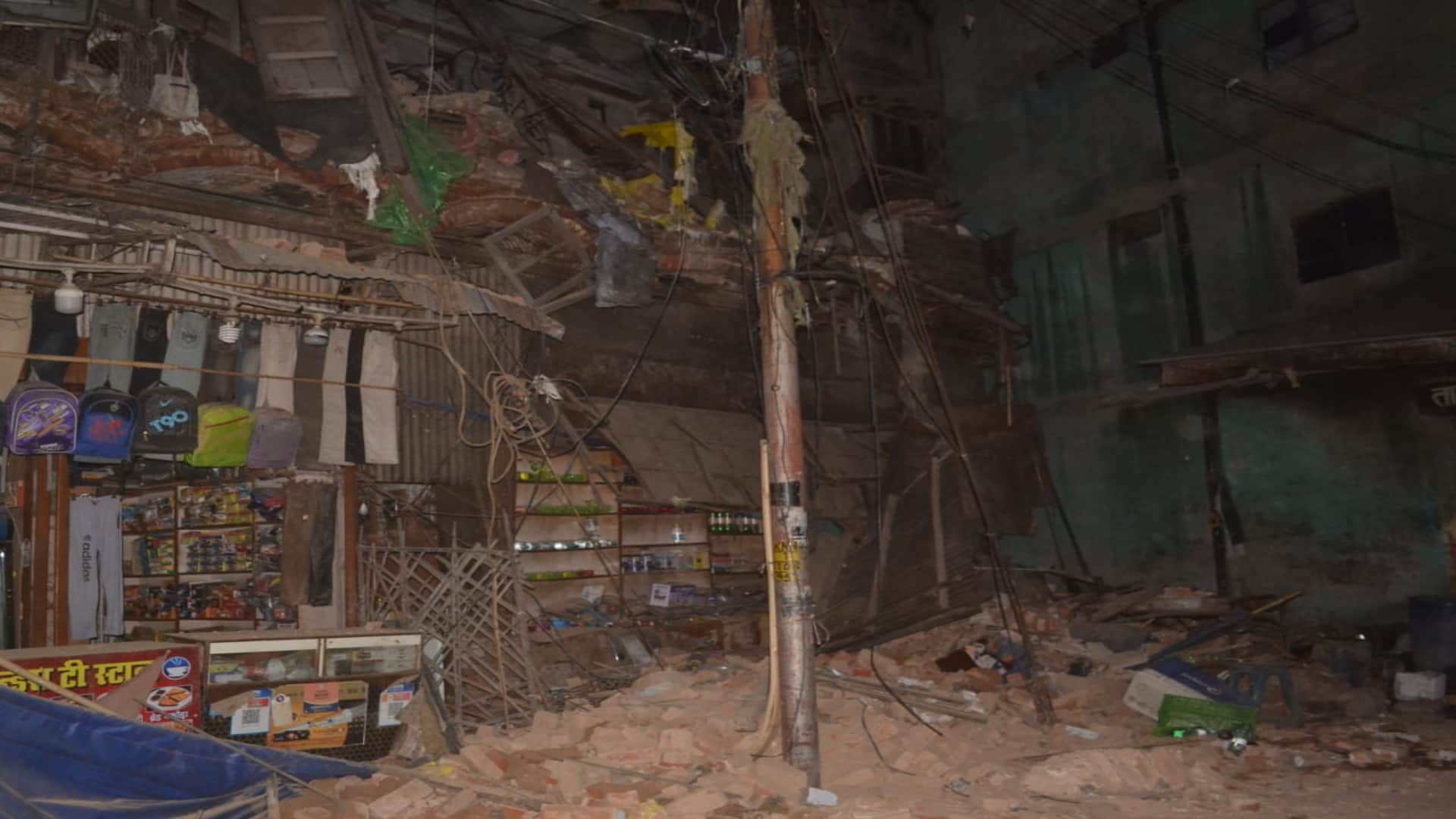 kanpur building collapse Part of dilapidated building collapsed, Divyang was buried in rubble for three hours