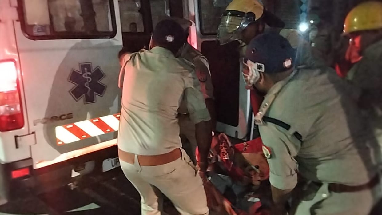 Part of a dilapidated building collapsed in the Ghanta ghar of Kanpur, death of elderly disabled, three others