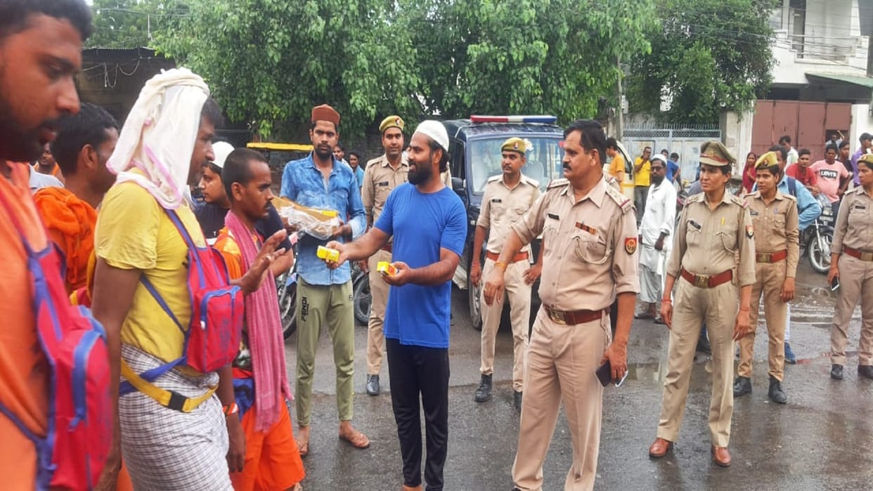 muslim society came forward to serve Kanwariyas in ghaziabad