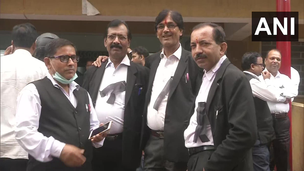 Lawyers in Ranchi boycott judicial work in order to protest against the hike in court fee
