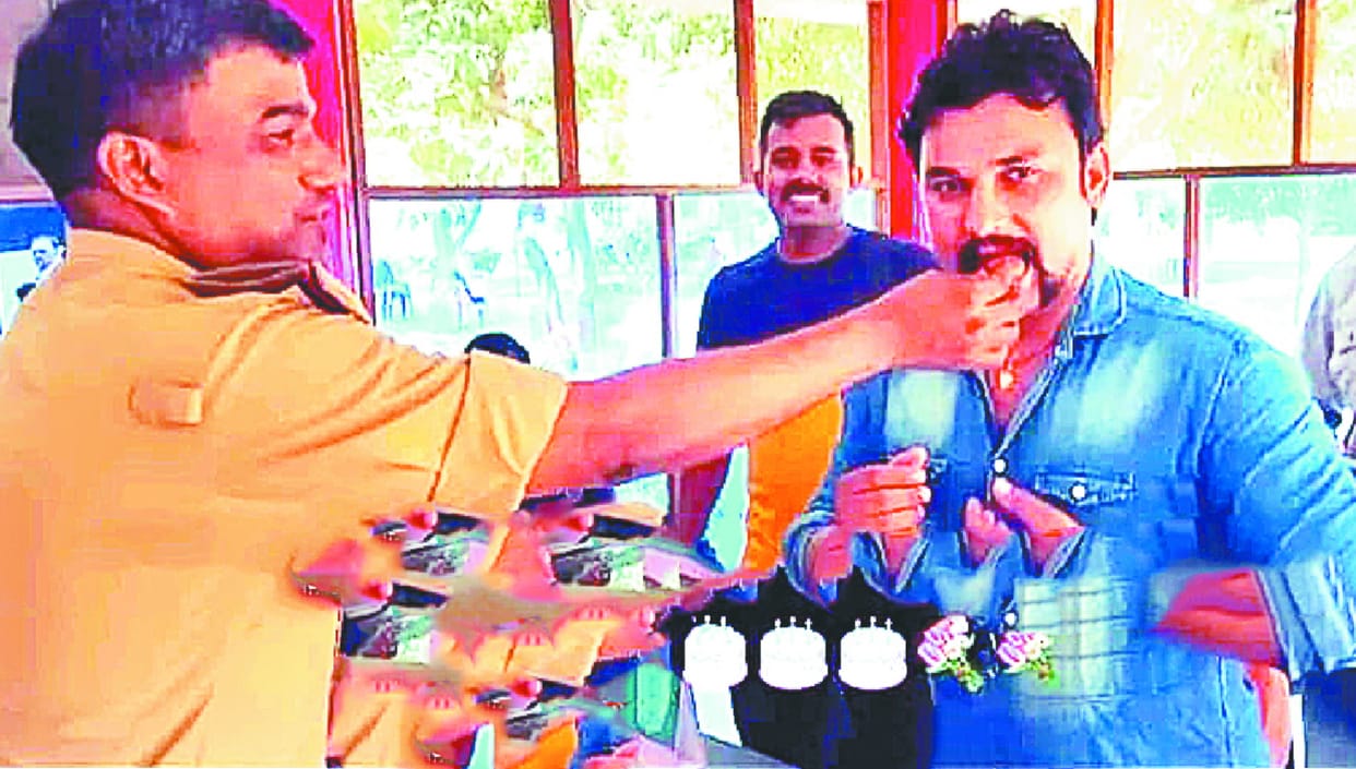 six lines hazir after Birthday celebrated in police station