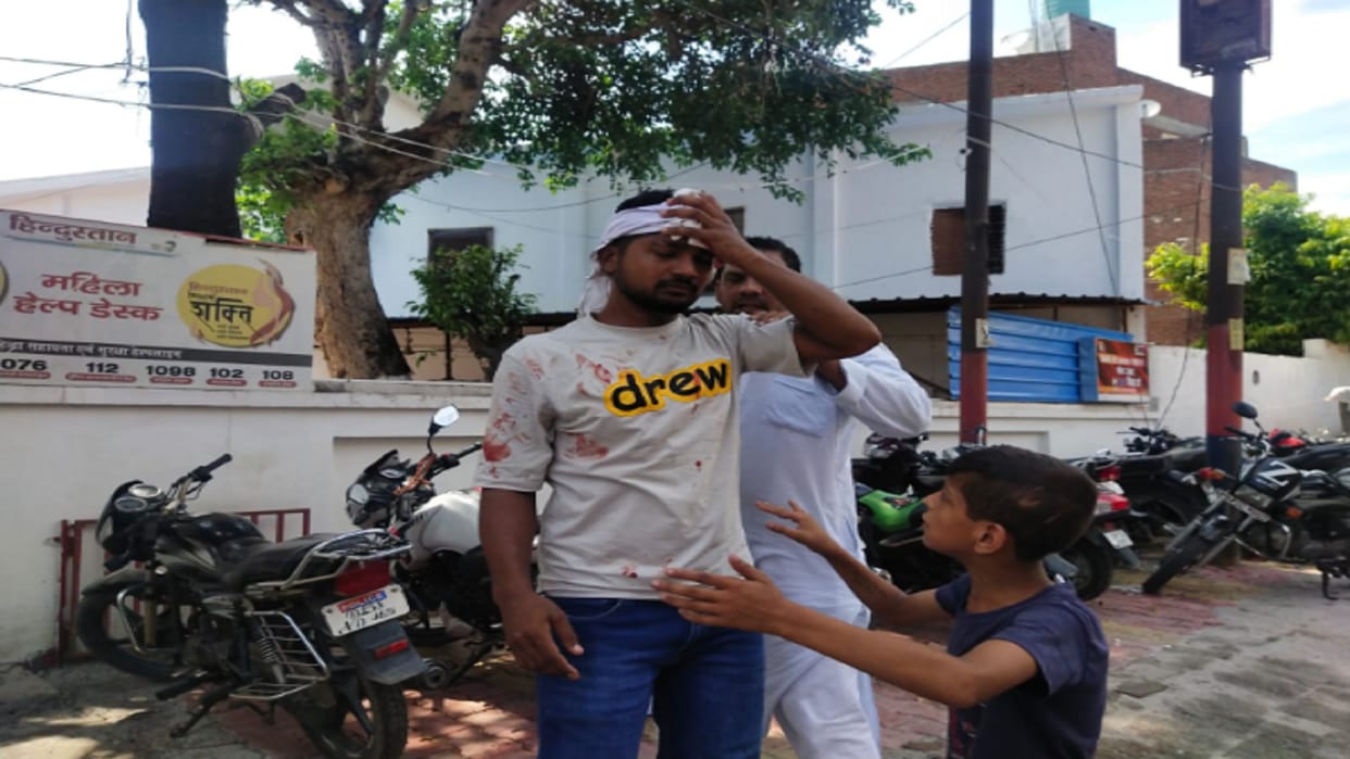 Fight on two sides near the police station for the burial of the woman's body in Meerut