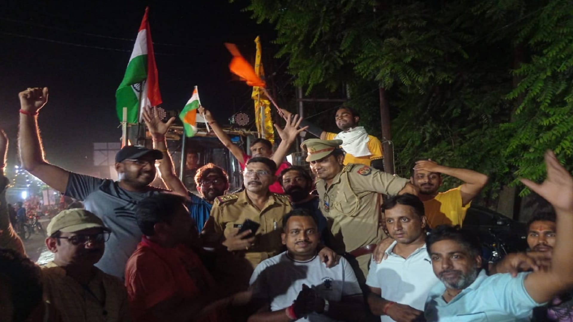 Unique Kanwar Yatra, some people of Saharanpur have going to Haridwar with bulldozer see photos