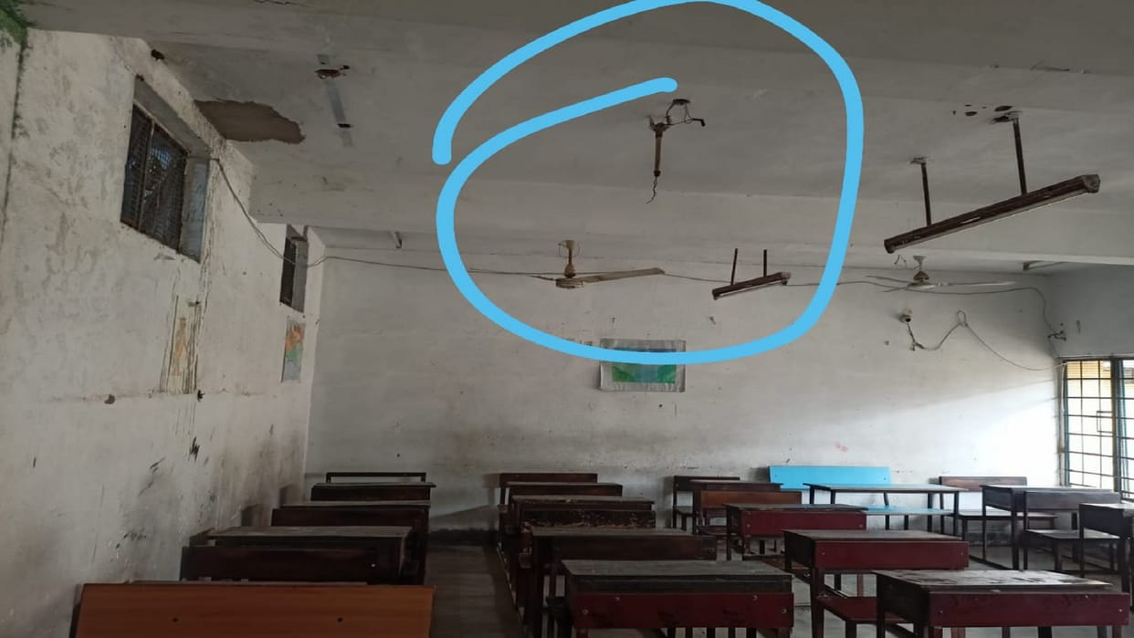 Sealing fan collapses in Kendriya Vidyalaya Naini, creates panic, children survive