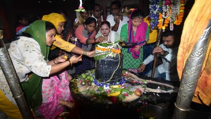 Sawan 2022 On second Monday Shiv devotees for Jalabhishek today update