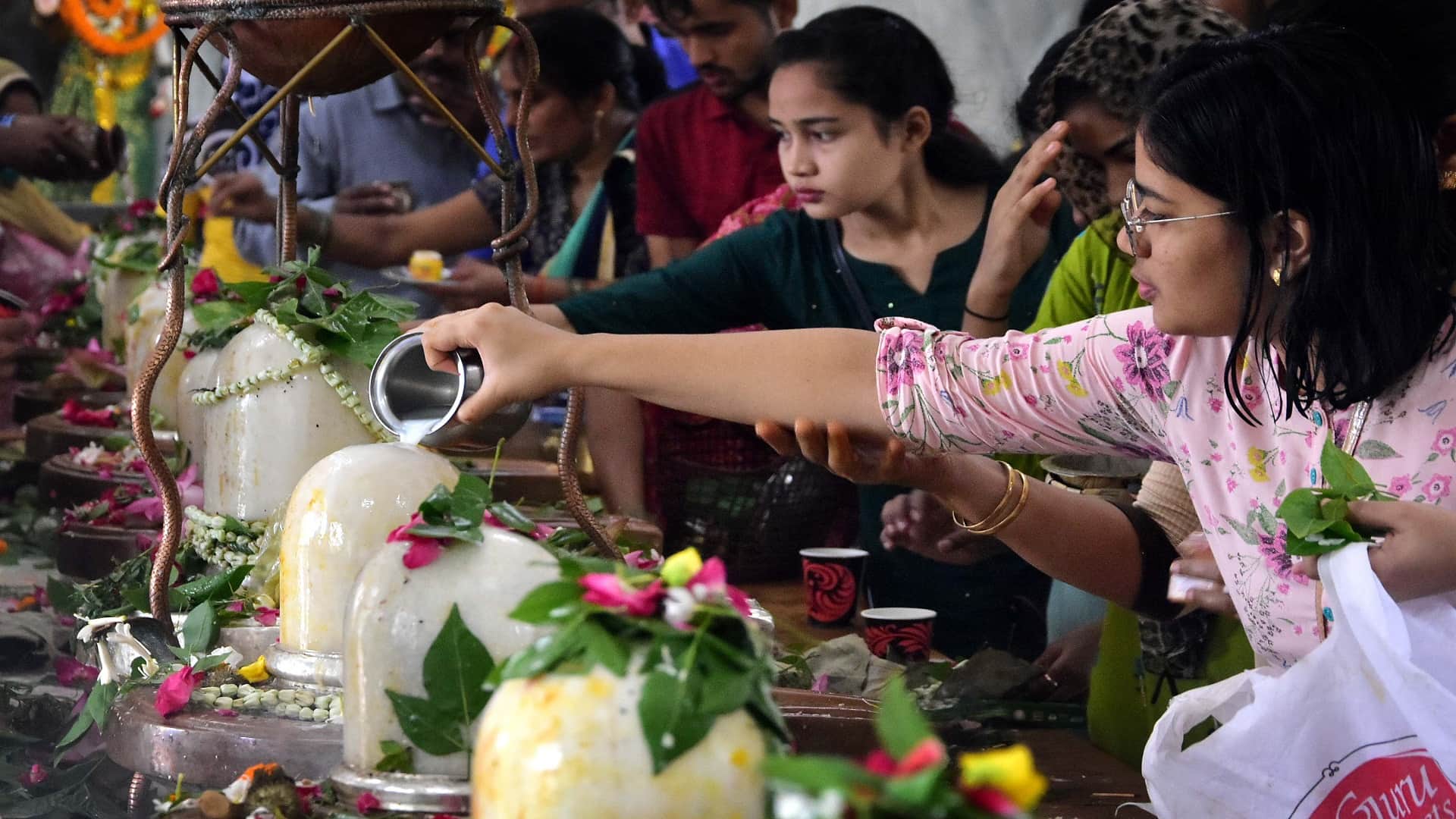 Lal Kitab Ke Upay In Sawan Month Know Remedies To Please Lord Shiva In Hindi