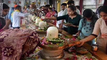 Sawan 2022 On second Monday Shiv devotees for Jalabhishek today update
