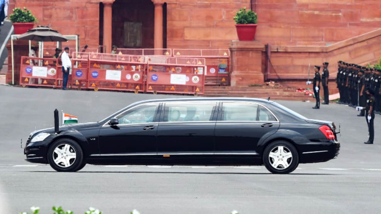 Car Of President Draupdi Murmu know how much is its price and what are the specialties?