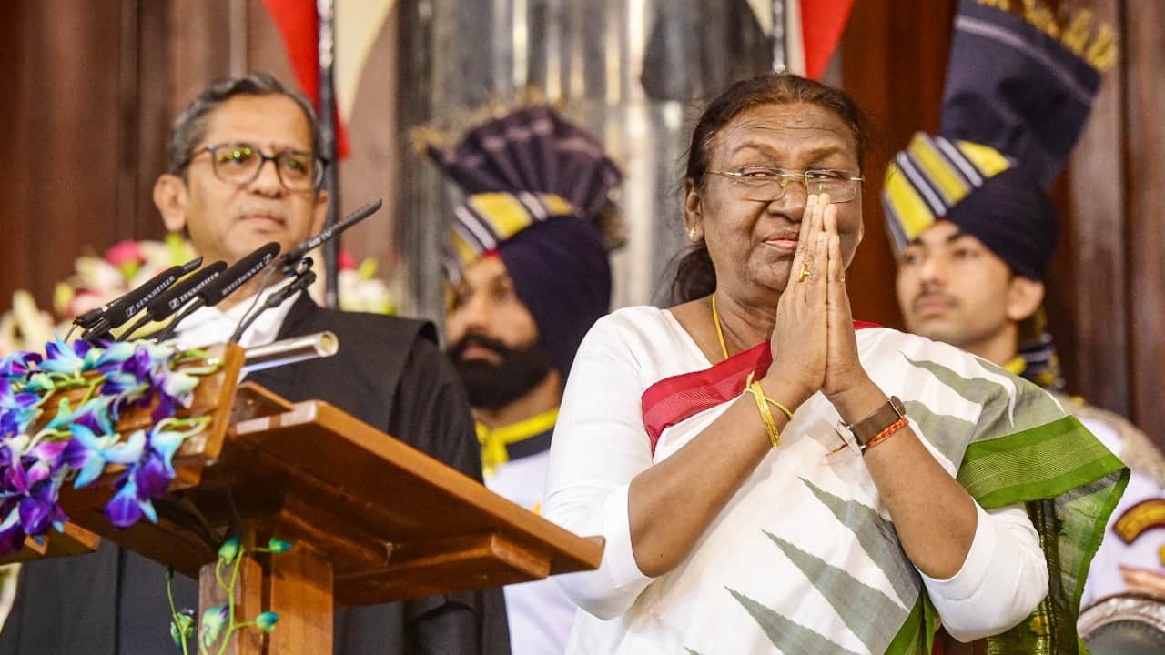 President Oath: Slippers on feet and smile on face, see His Excellency Draupdi Murmu's oath ceremony in 10 spe