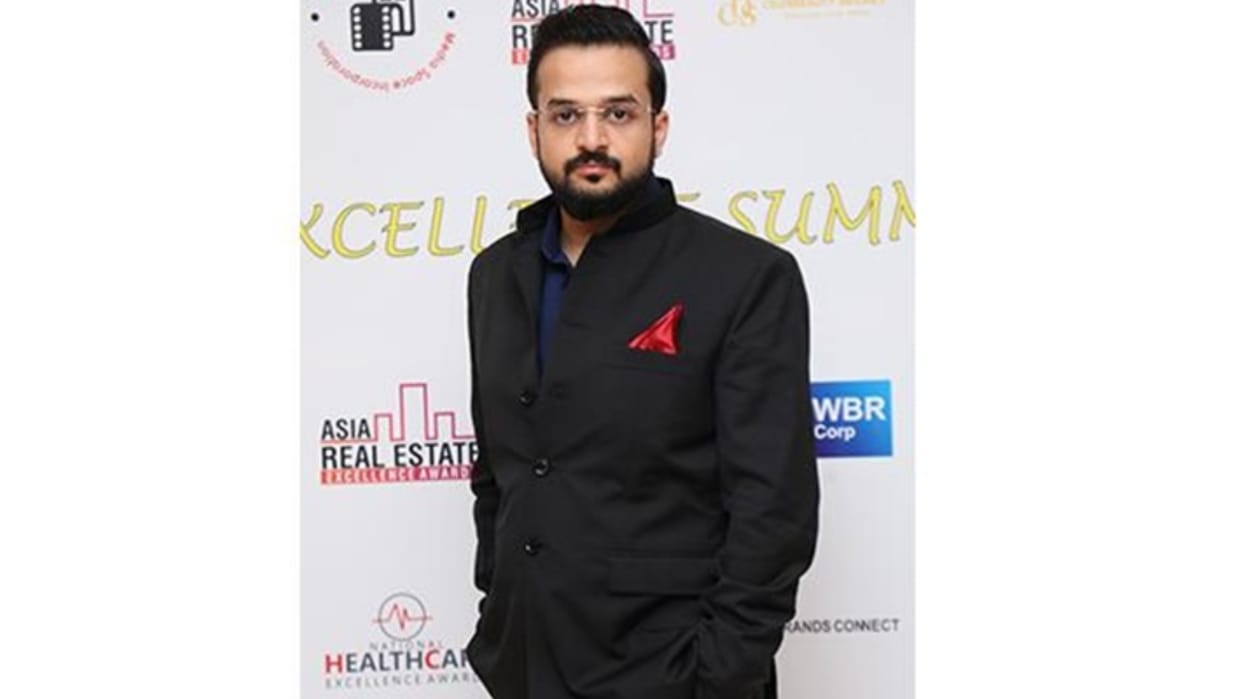 Bollywood Actress Dia Mirza felicitated youth icon award 2022 to sachin awasthi