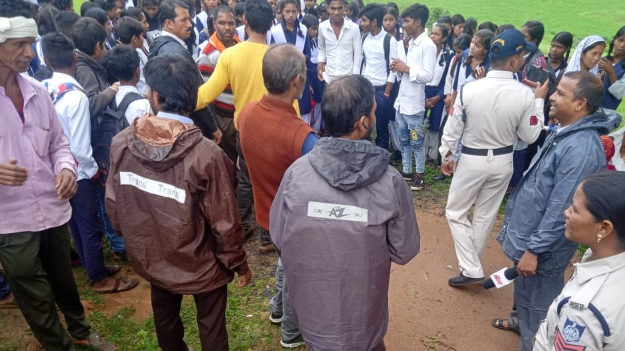 principal and teacher of Uma Vidyalaya of Chhindwara removed in case of obscene