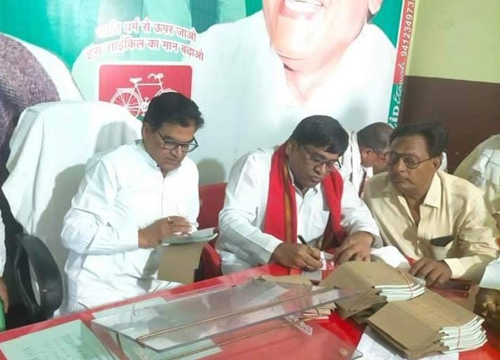 Etawah: Ramgopal remained silent on correspondence between Akhilesh and Shivpal