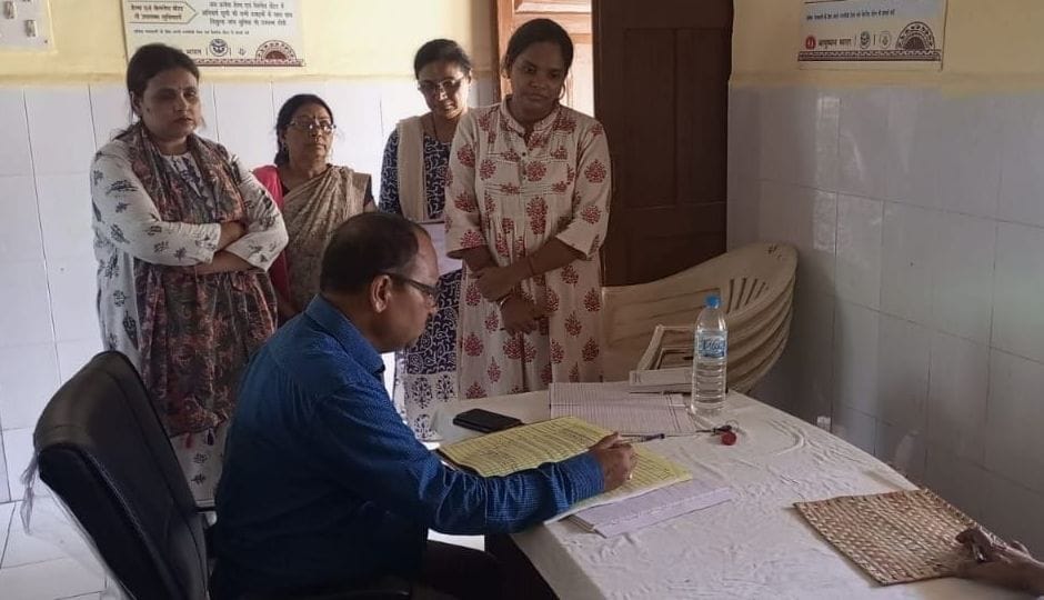 kanpur dehat: fever patients increased in public health fair, instructions to deduct salary of two doctors if they leave early