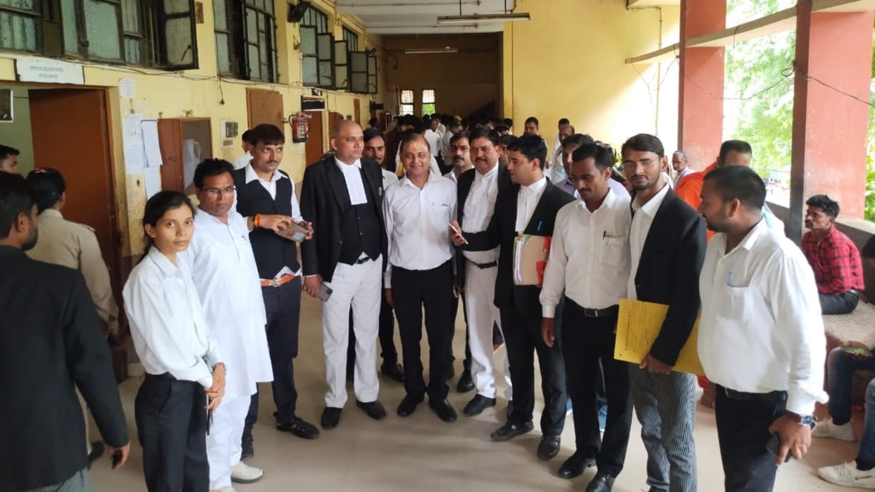 Former law minister of Delhi appeared in Sultanpur court in Sultanpur.